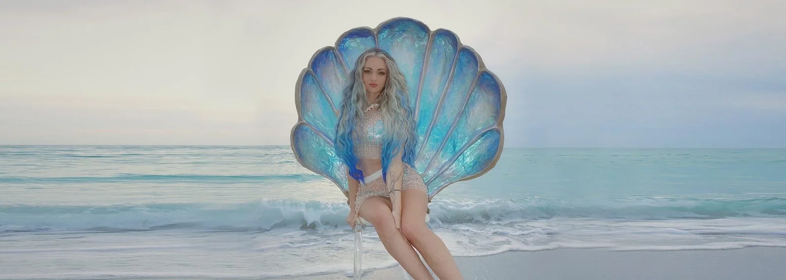 Giant Clamshell Chair
